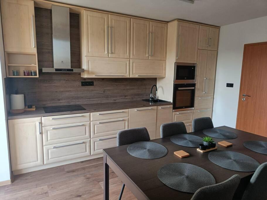 Apartmán Cervena Cesta Kunovice Exteriér fotografie