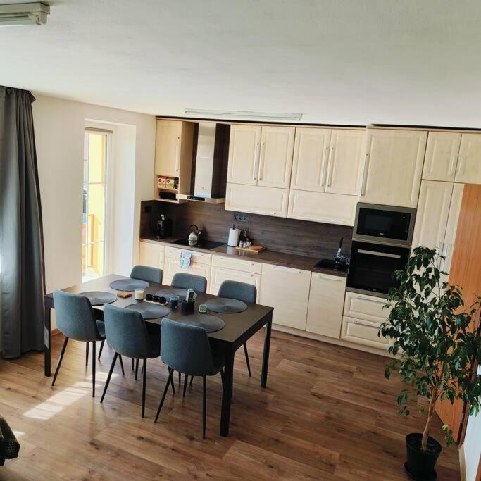 Apartmán Cervena Cesta Kunovice Exteriér fotografie